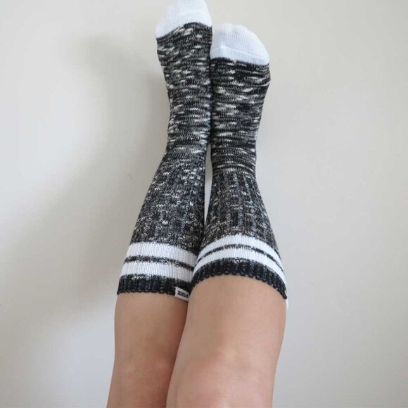 Victoria's Secret PINK Crew Loose  Socks NWOT Rare Find One Size - Picture 5 of 6